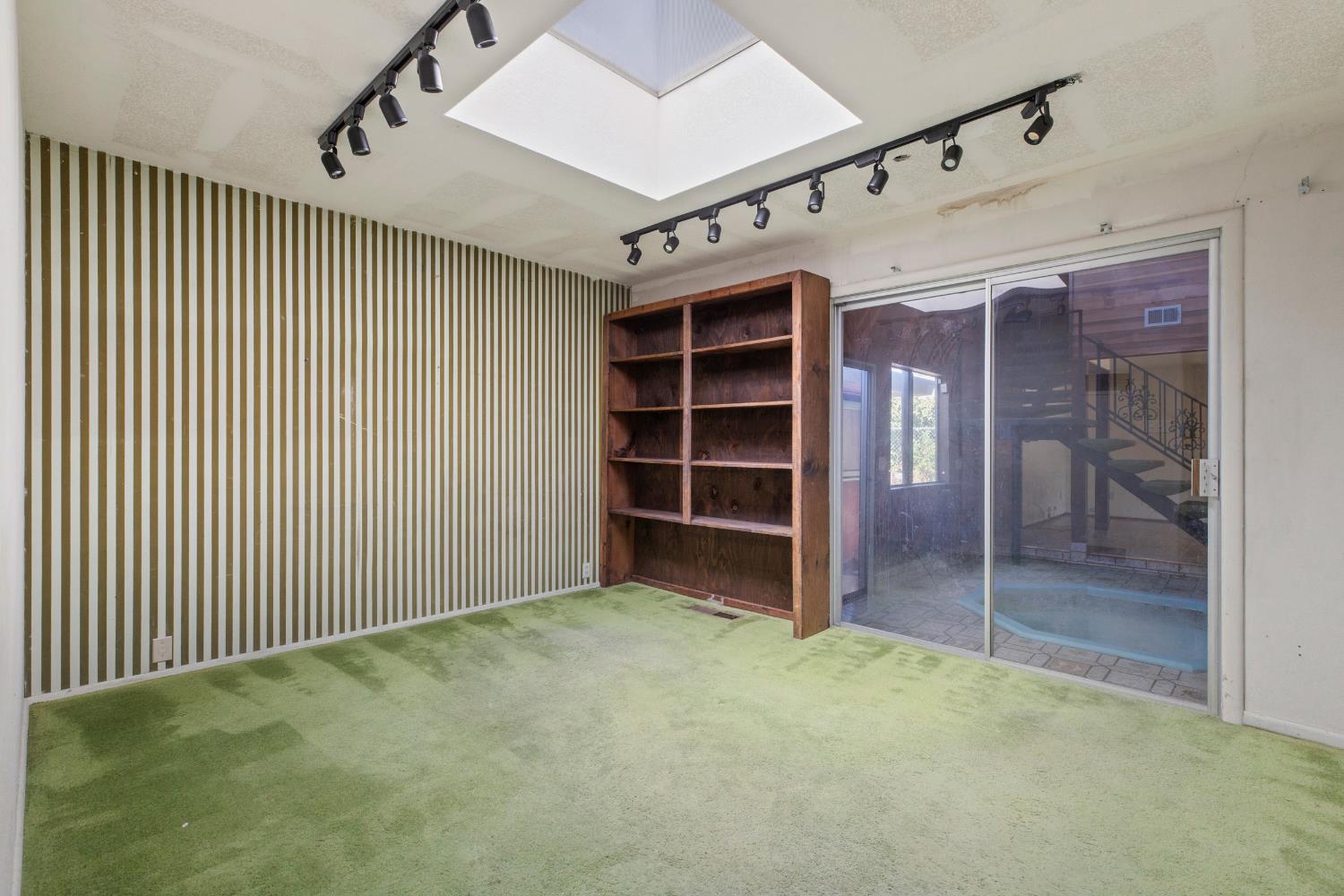 207 Lane St, Modesto, CA 95354