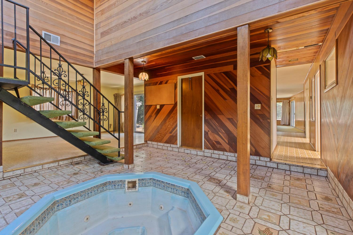 207 Lane St, Modesto, CA 95354