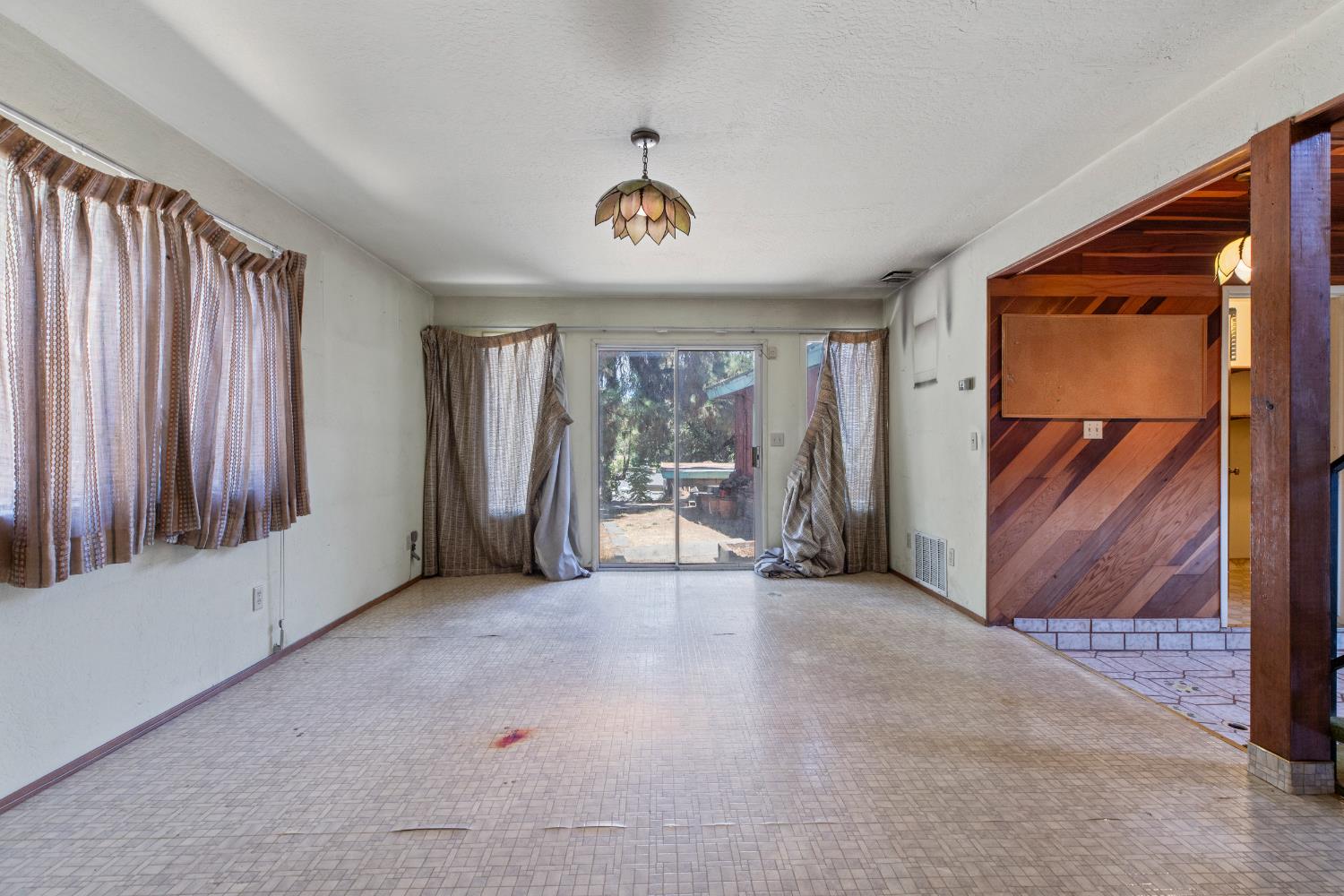 207 Lane St, Modesto, CA 95354