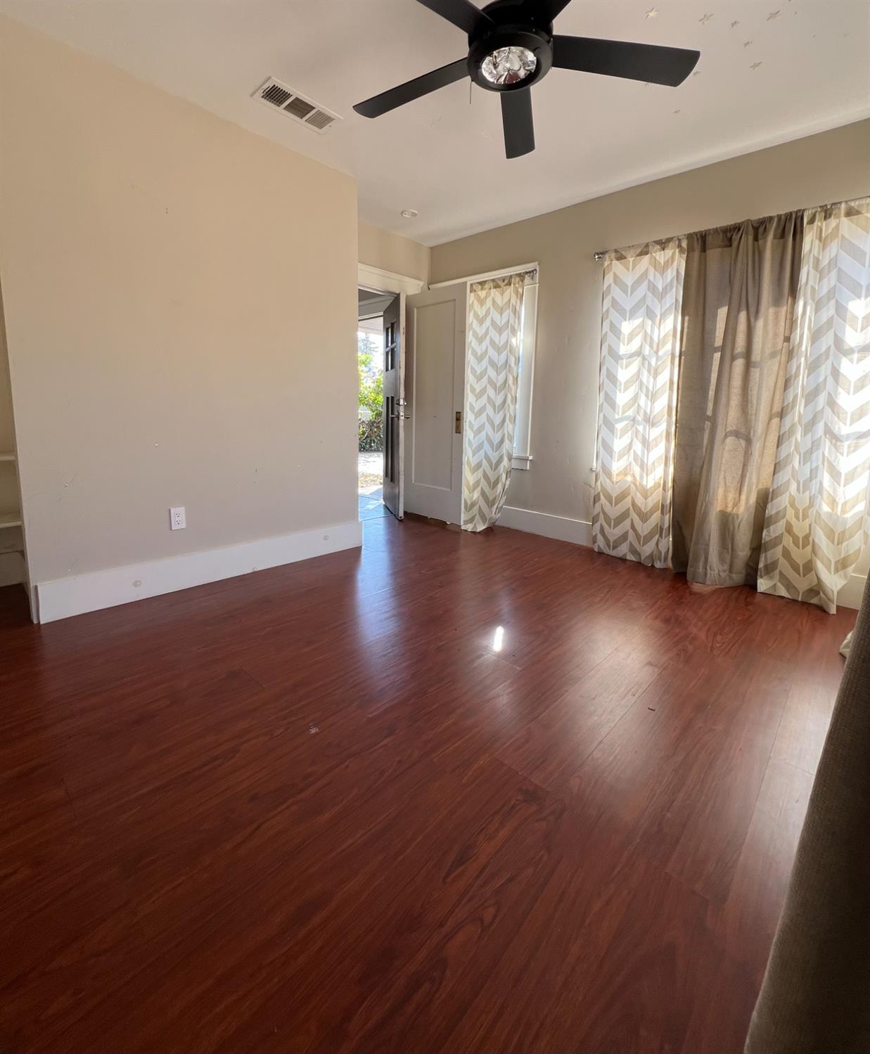 227 Walden St, Modesto, CA 95354