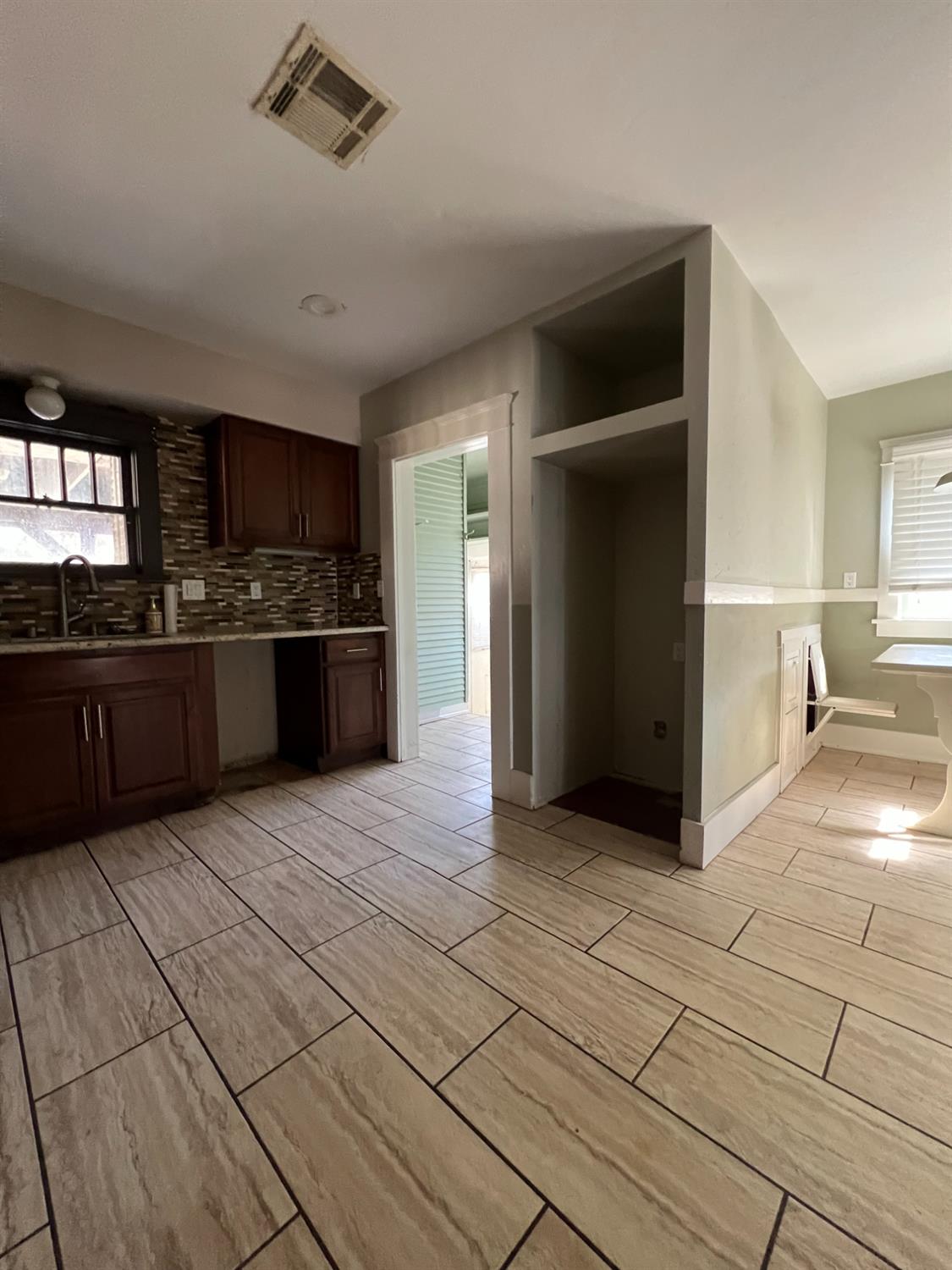 227 Walden St, Modesto, CA 95354