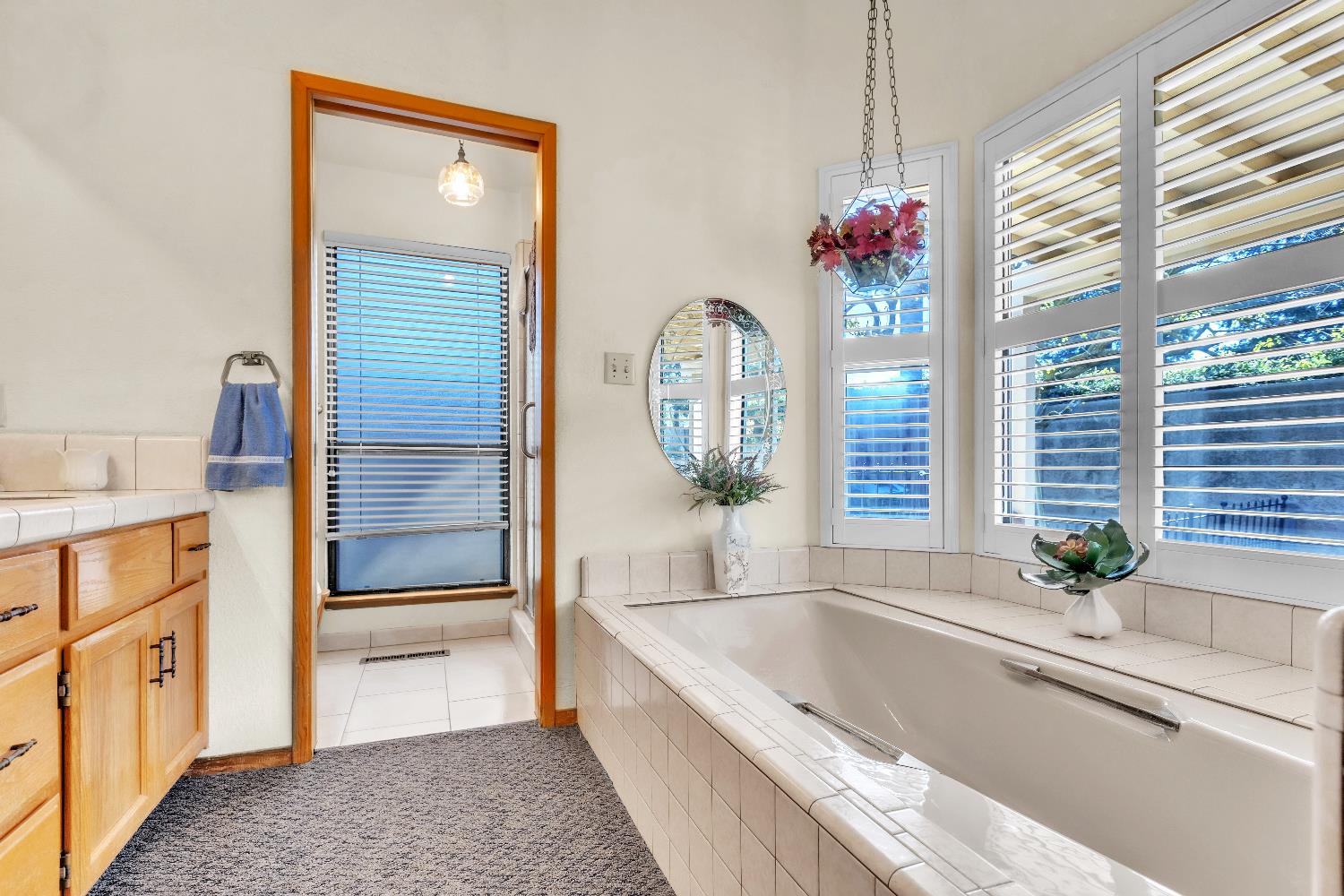 2504 Bridle Path Ln, Modesto, CA 95356