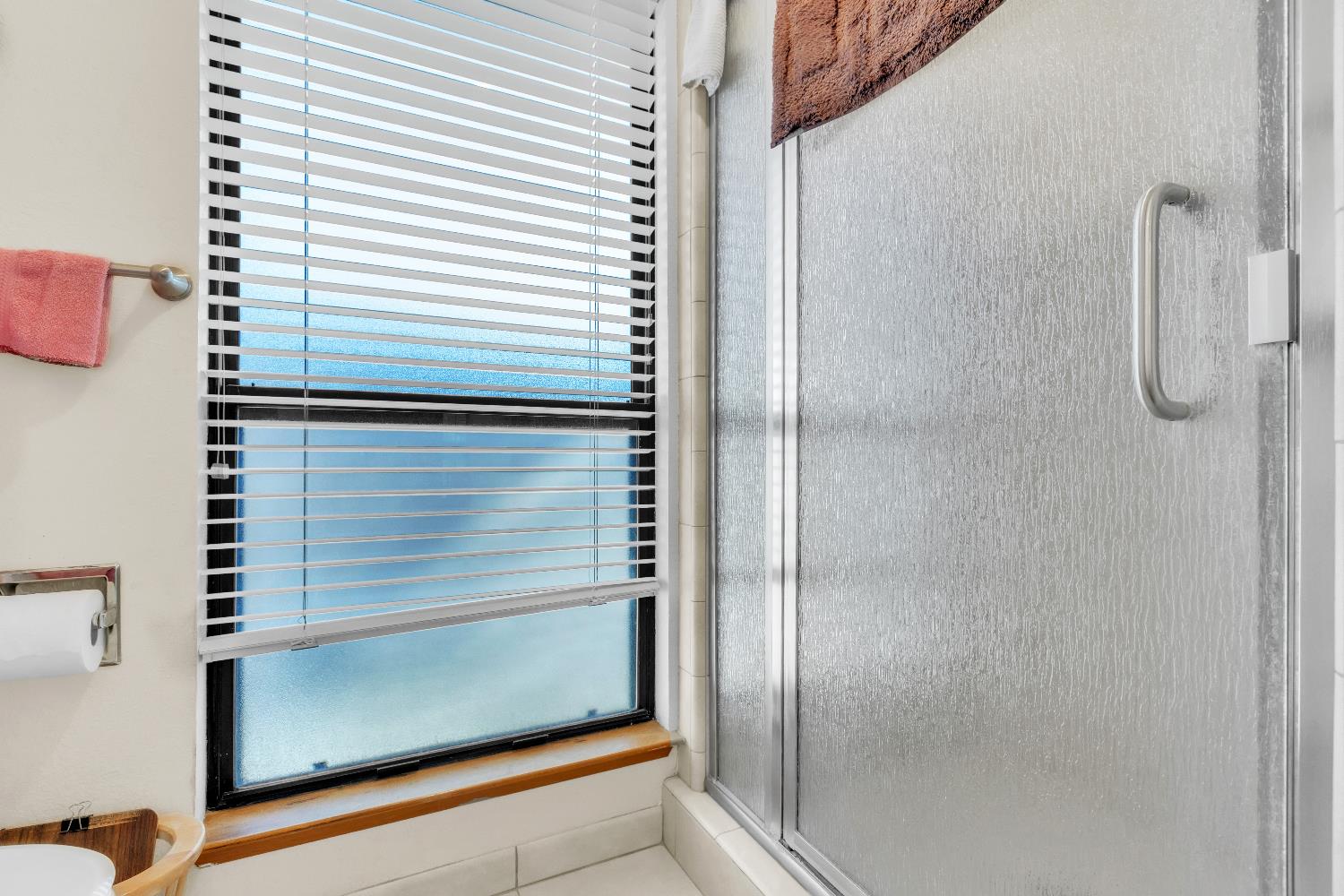 2504 Bridle Path Ln, Modesto, CA 95356