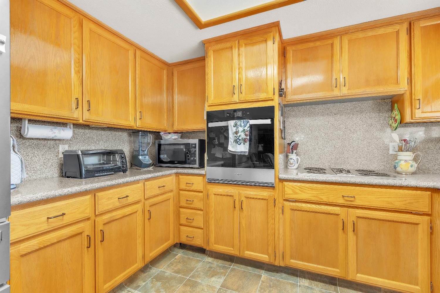 2504 Bridle Path Ln, Modesto, CA 95356