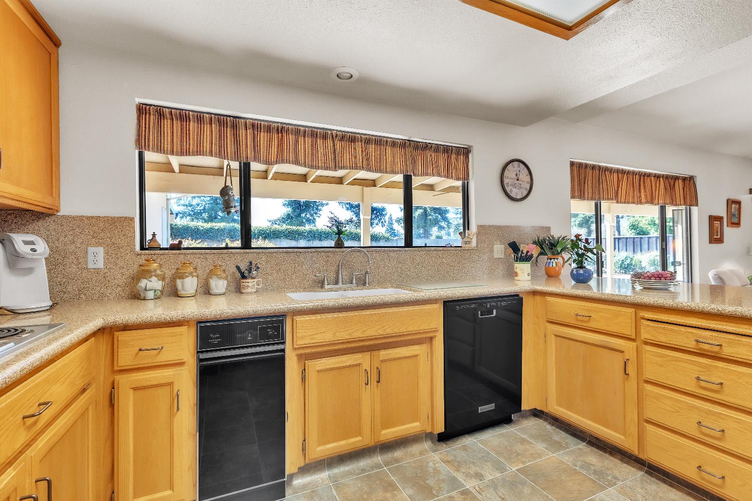 2504 Bridle Path Ln, Modesto, CA 95356