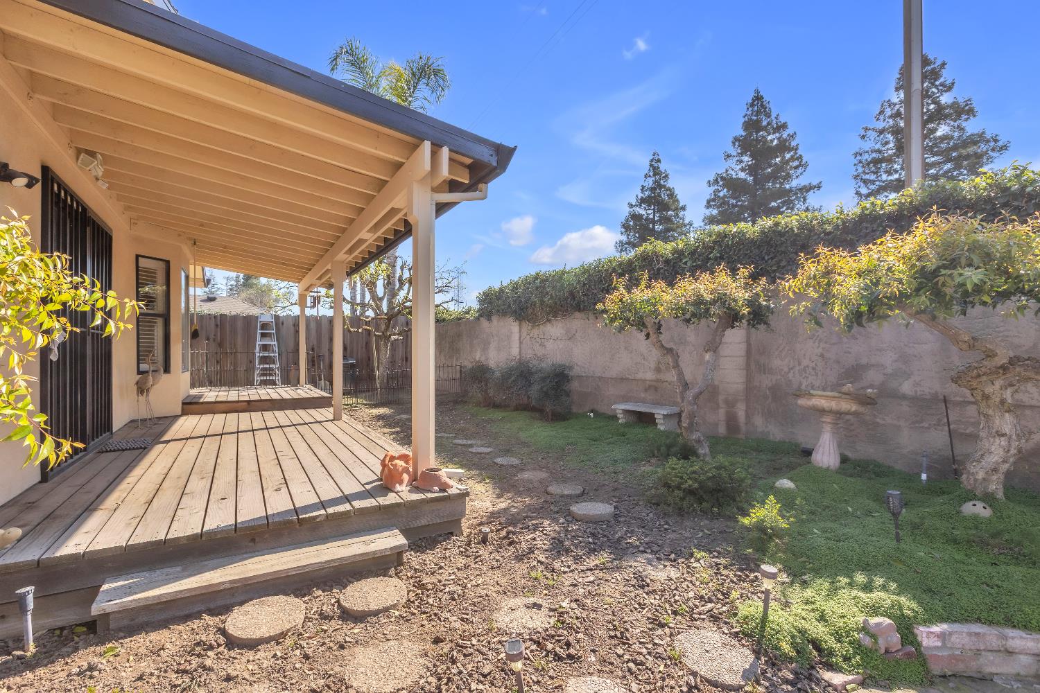 2504 Bridle Path Ln, Modesto, CA 95356