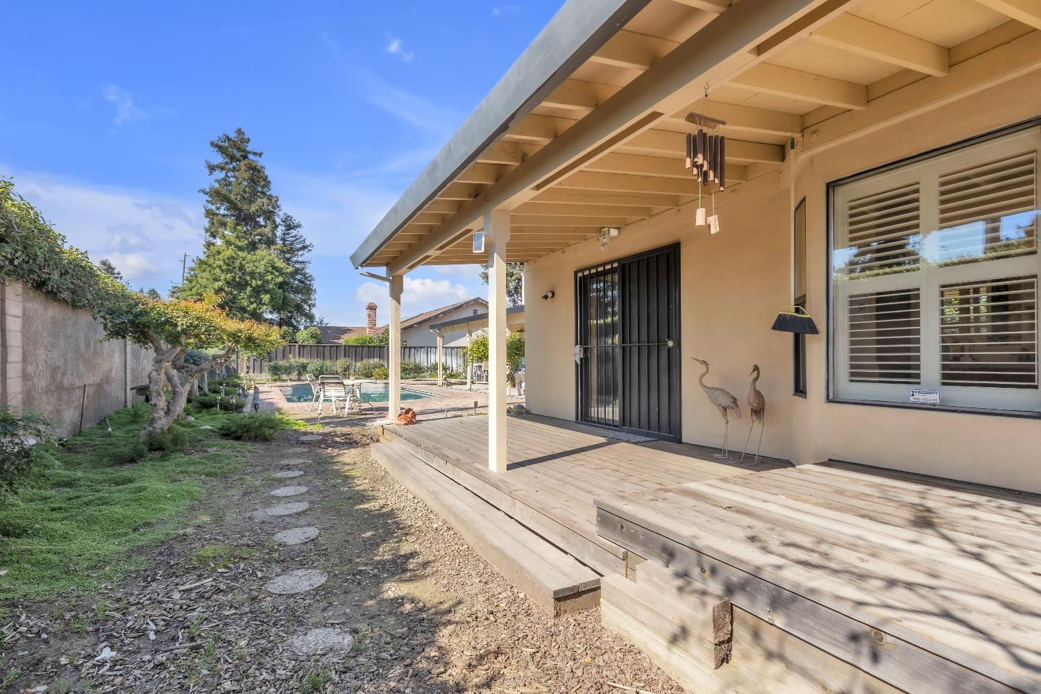 2504 Bridle Path Ln, Modesto, CA 95356