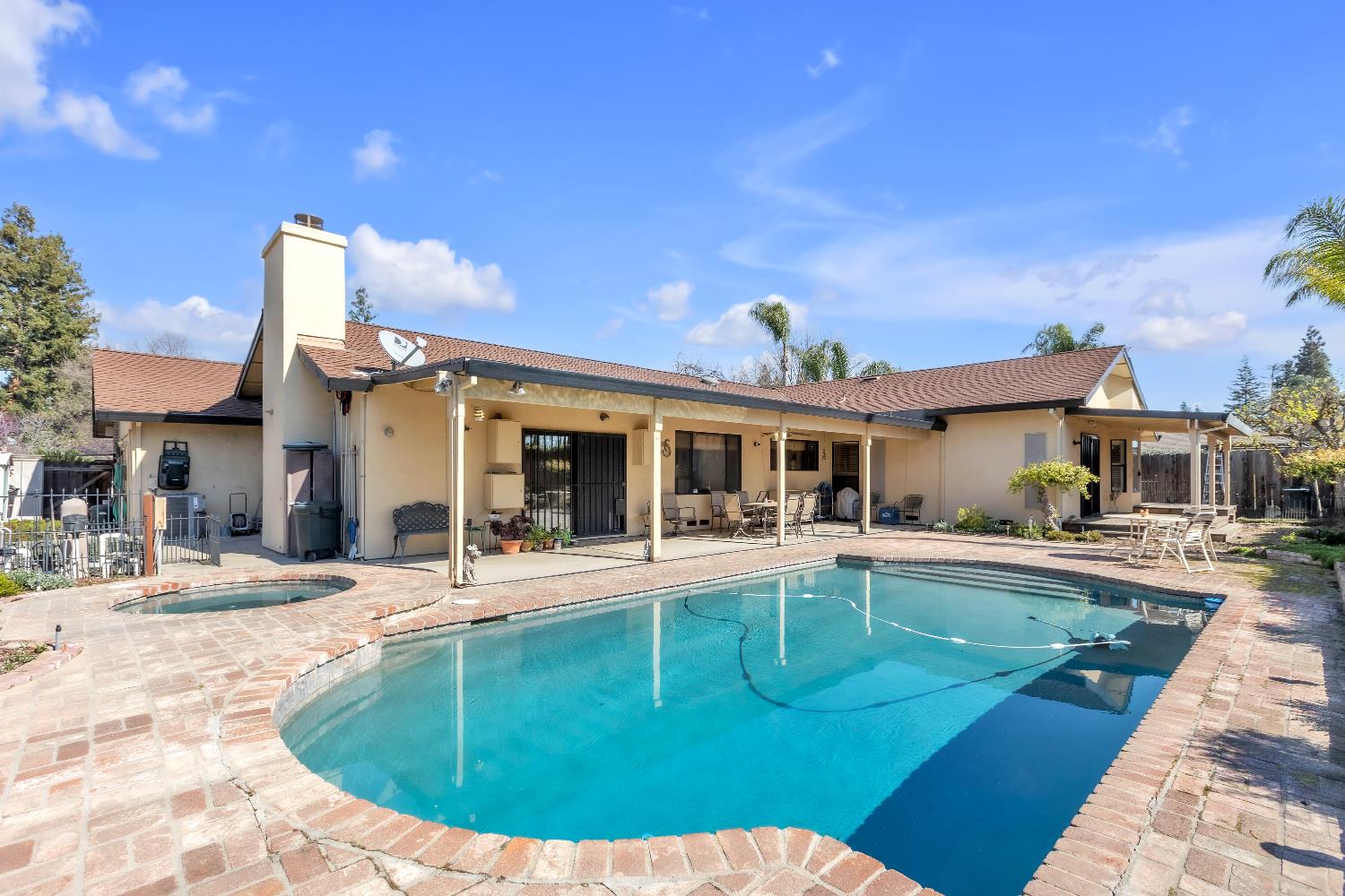 2504 Bridle Path Ln, Modesto, CA 95356