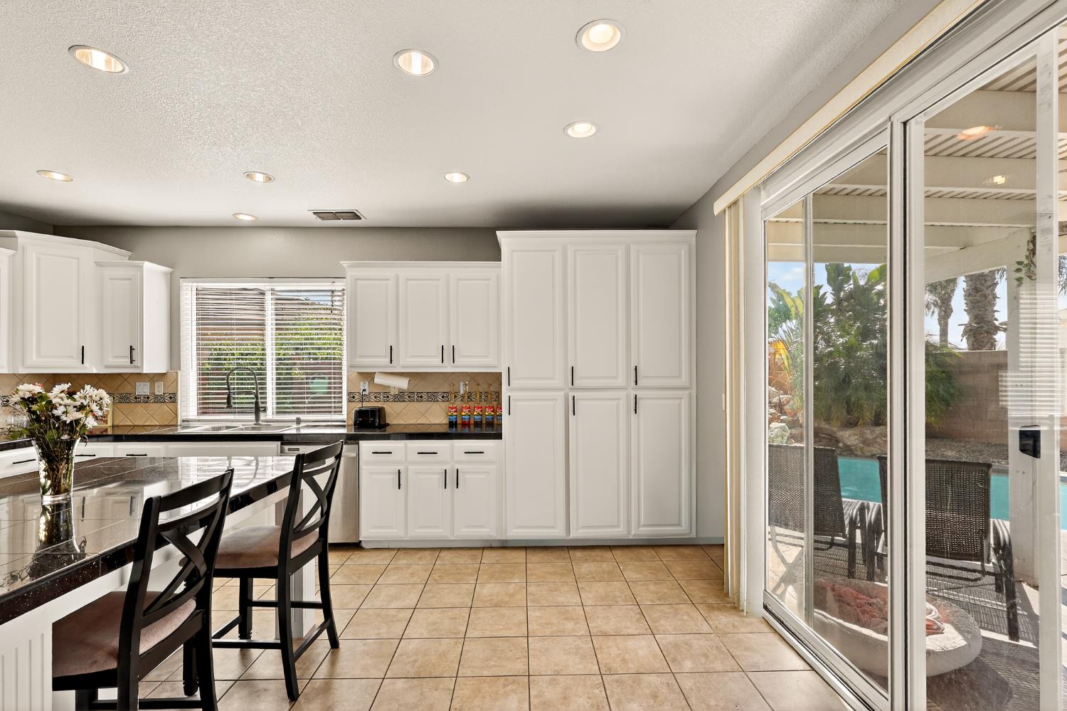 11437 Mirage Dr, Chowchilla, CA 93610