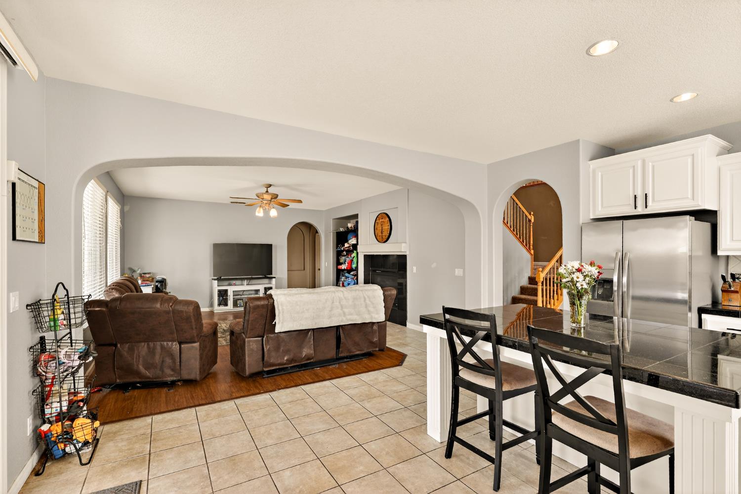 11437 Mirage Dr, Chowchilla, CA 93610