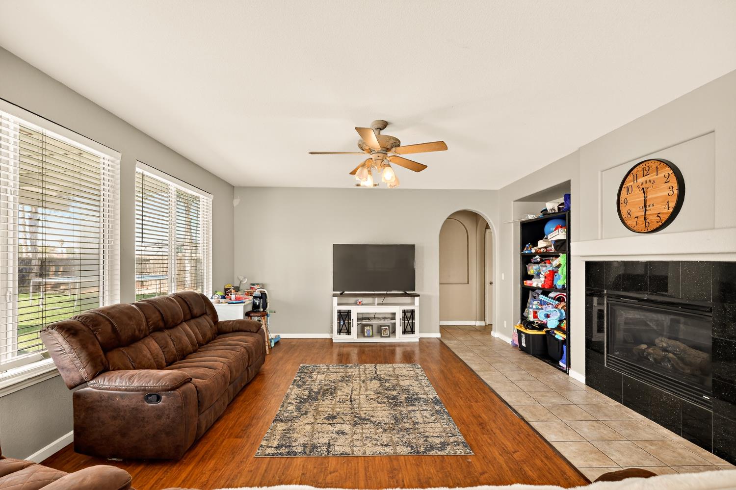 11437 Mirage Dr, Chowchilla, CA 93610