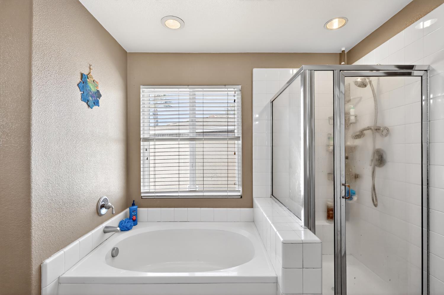 11437 Mirage Dr, Chowchilla, CA 93610