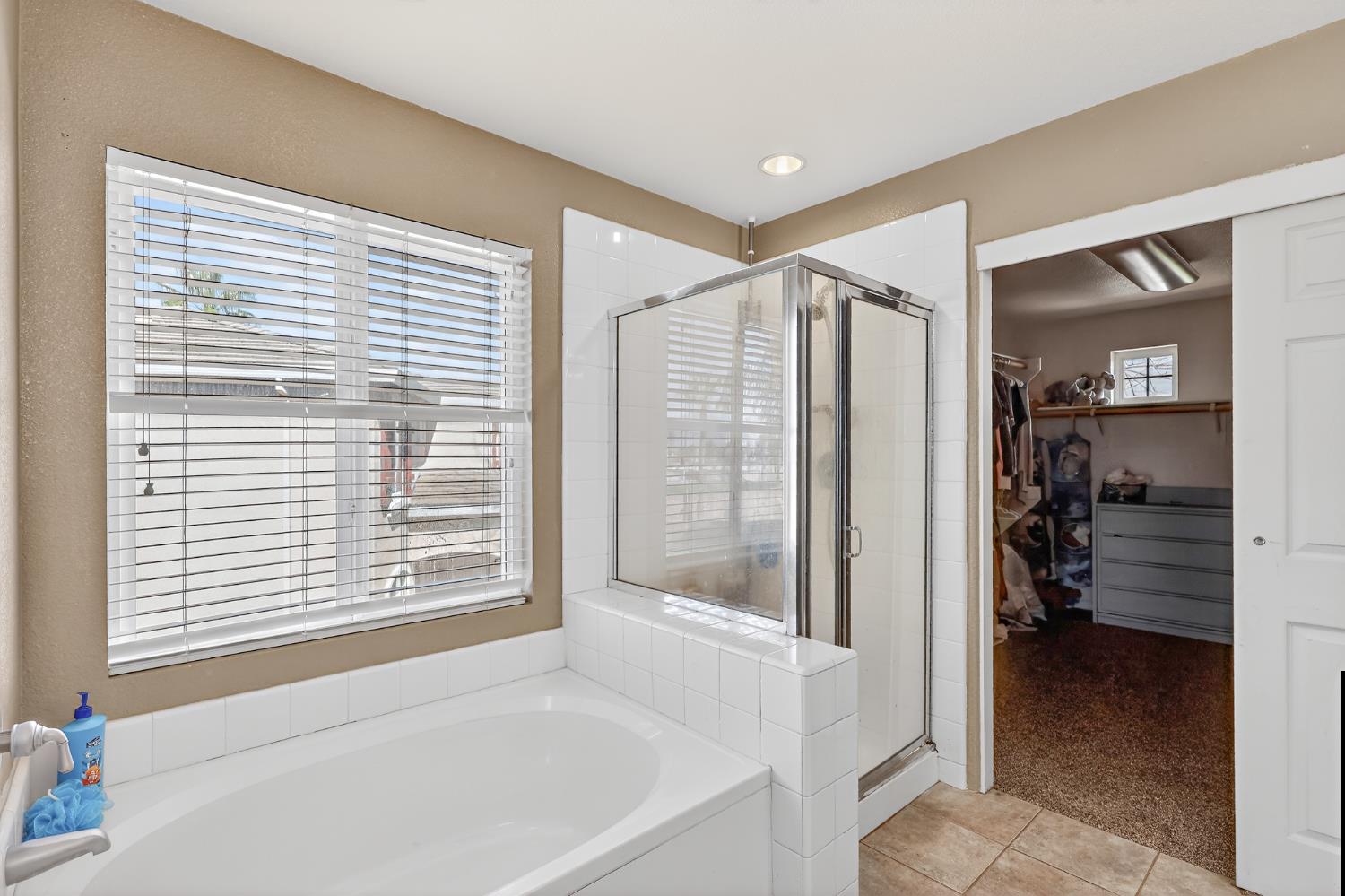 11437 Mirage Dr, Chowchilla, CA 93610