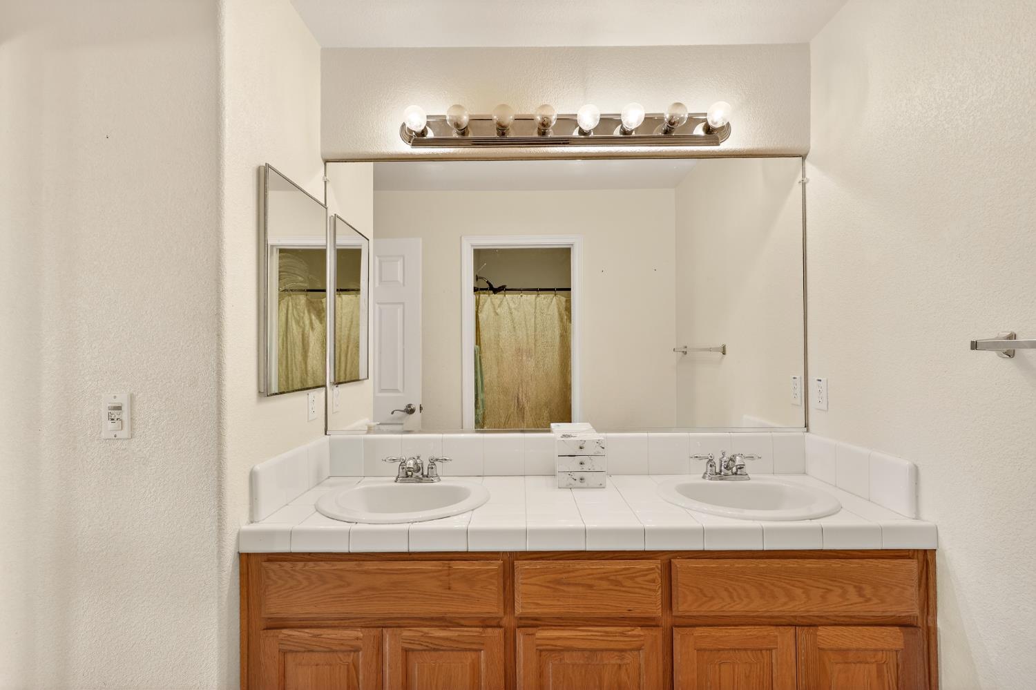 11437 Mirage Dr, Chowchilla, CA 93610