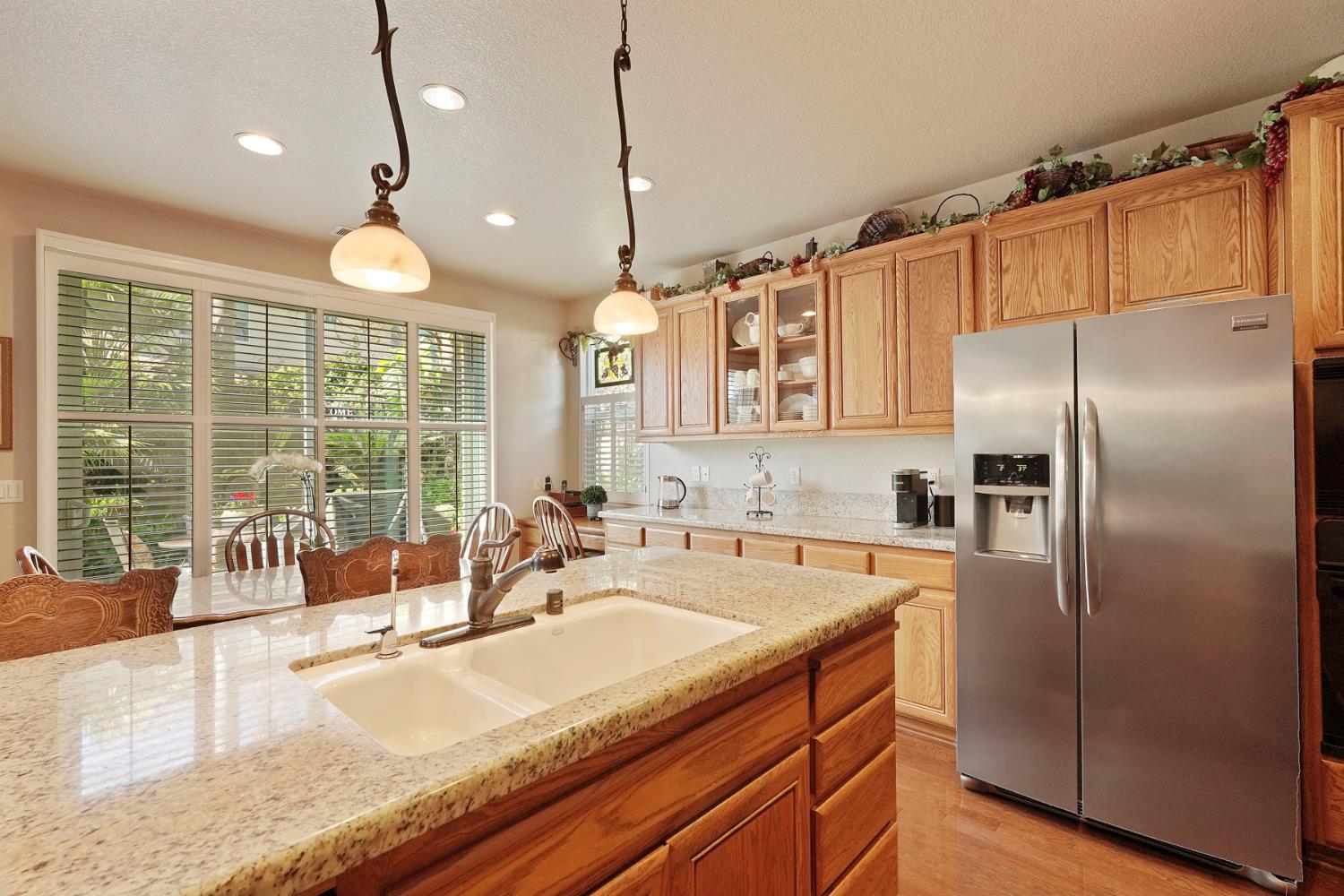 2043 Derrick Ave, Manteca, CA 95337