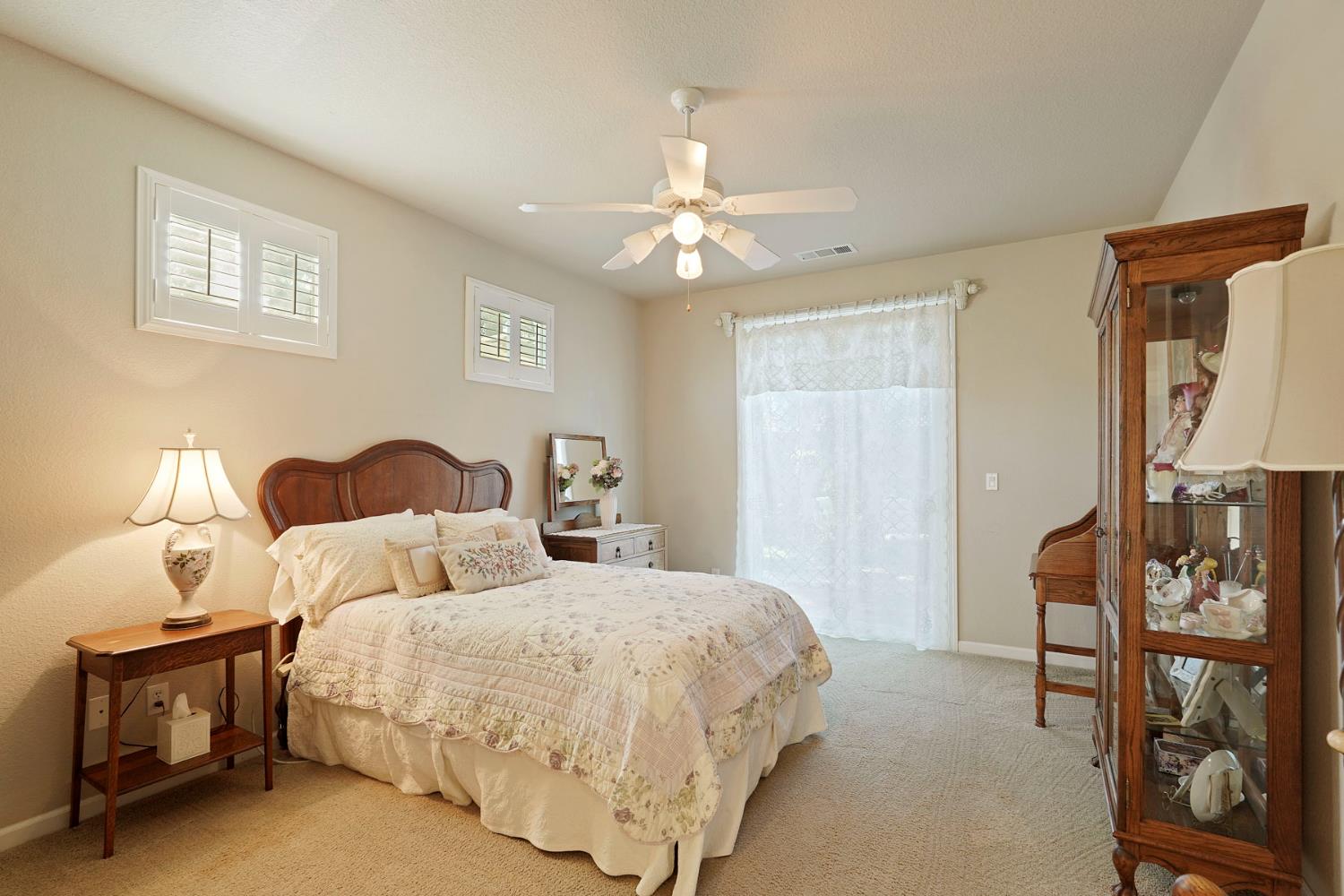 2043 Derrick Ave, Manteca, CA 95337