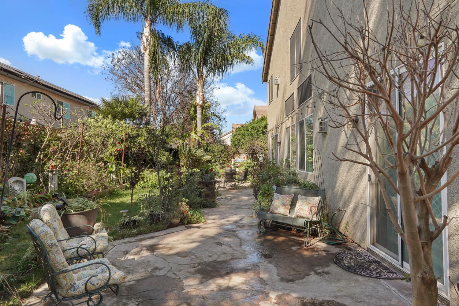 2043 Derrick Ave, Manteca, CA 95337