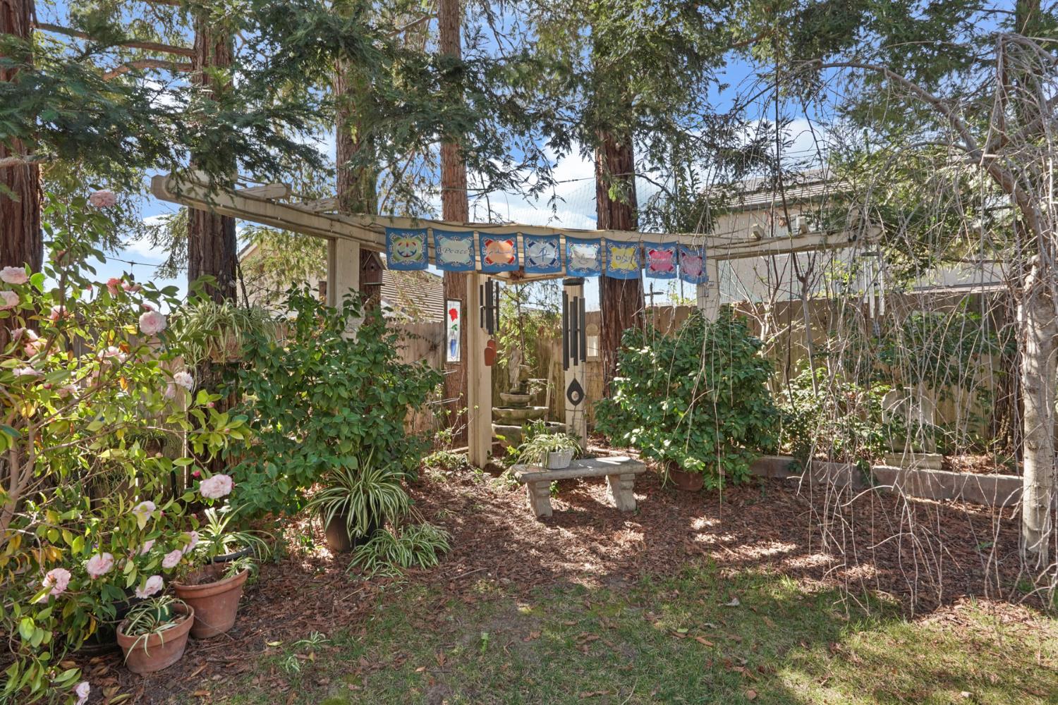 2043 Derrick Ave, Manteca, CA 95337