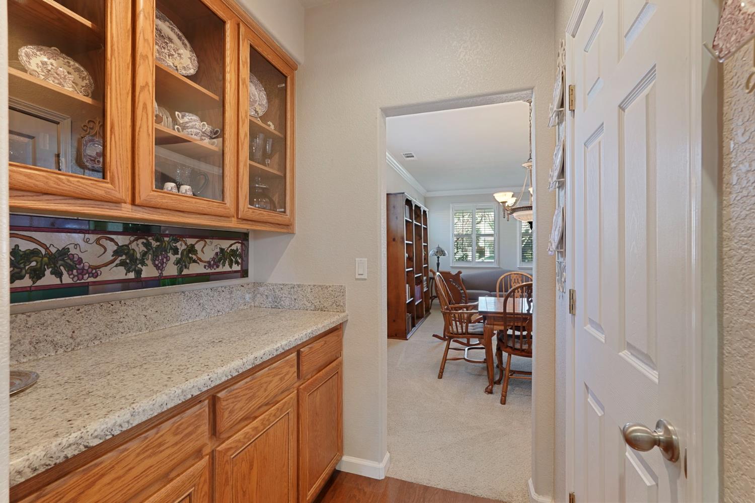 2043 Derrick Ave, Manteca, CA 95337