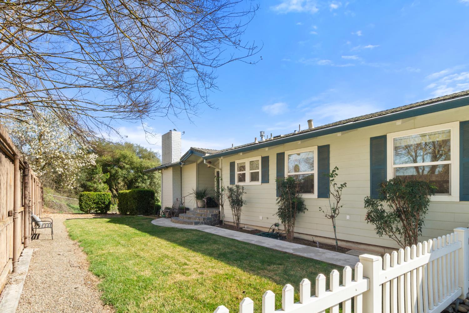 12030 Rodden Rd, Oakdale, CA 95361