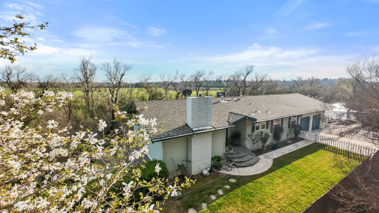 12030 Rodden Rd, Oakdale, CA 95361