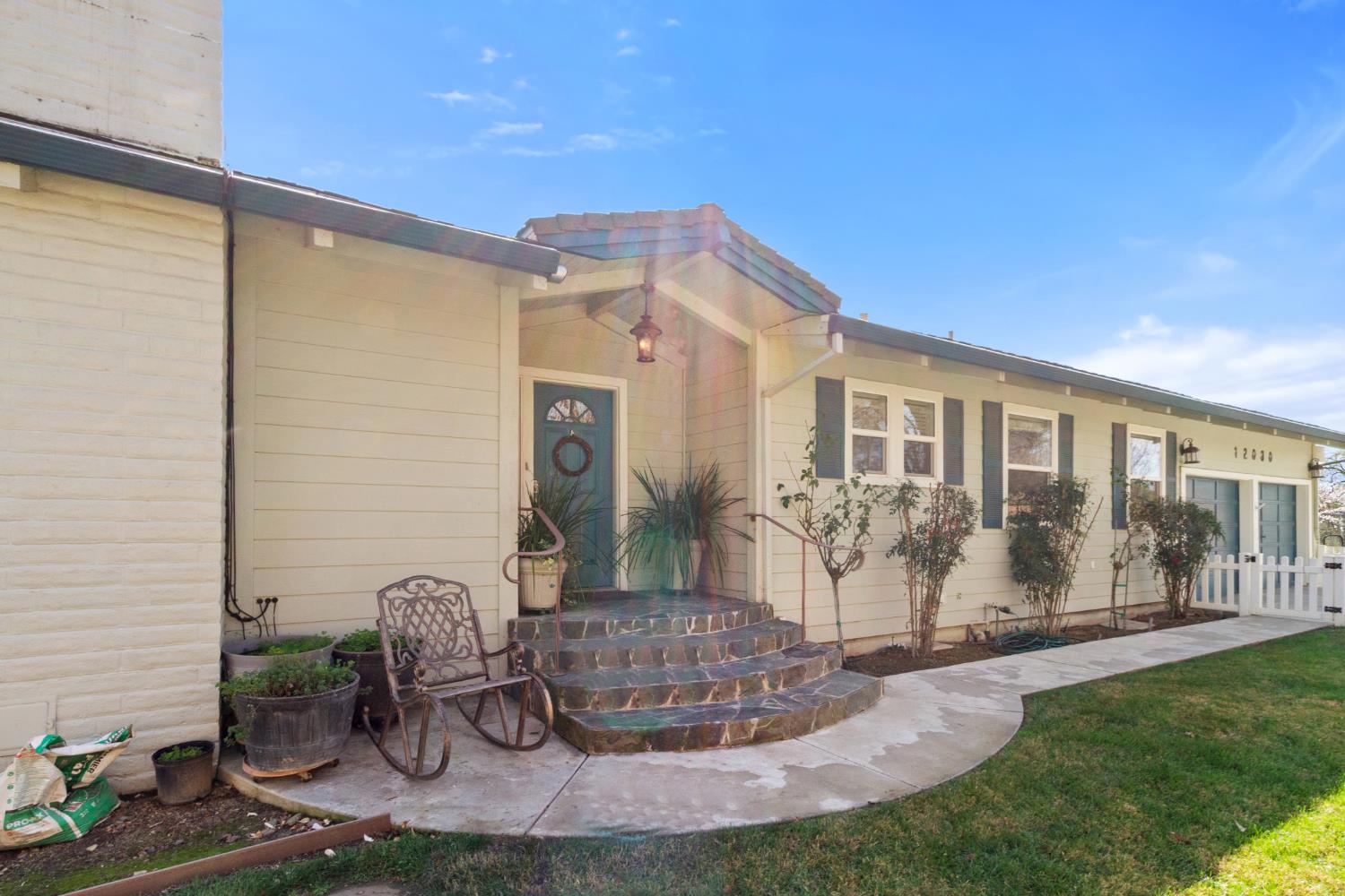12030 Rodden Rd, Oakdale, CA 95361
