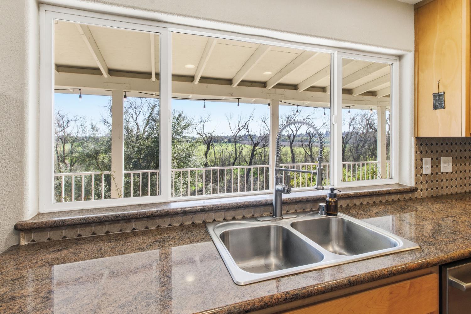 12030 Rodden Rd, Oakdale, CA 95361