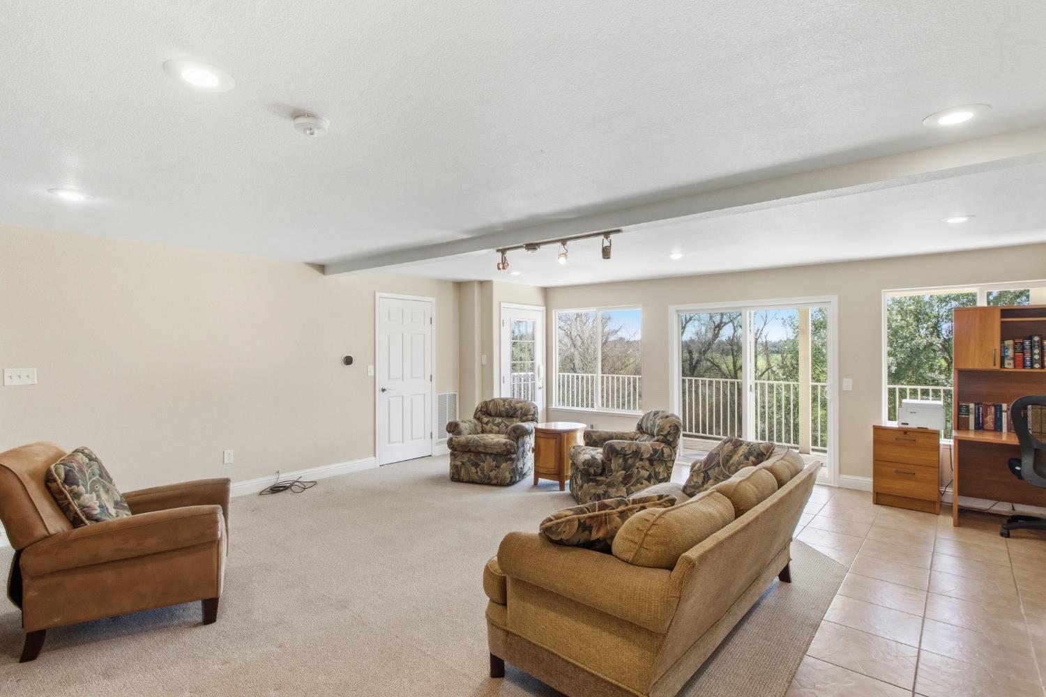 12030 Rodden Rd, Oakdale, CA 95361