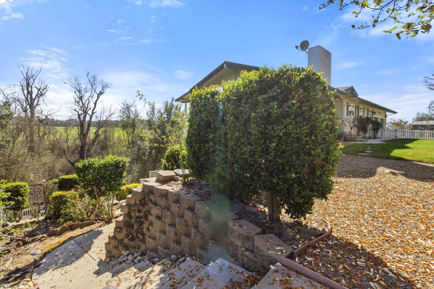 12030 Rodden Rd, Oakdale, CA 95361