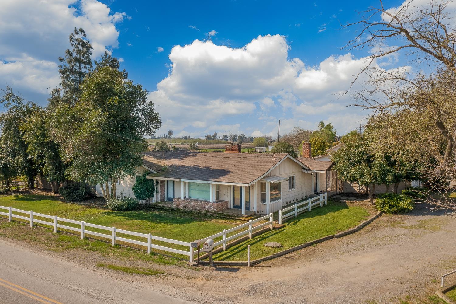 11501 Pioneer Ave, Oakdale, CA 95361