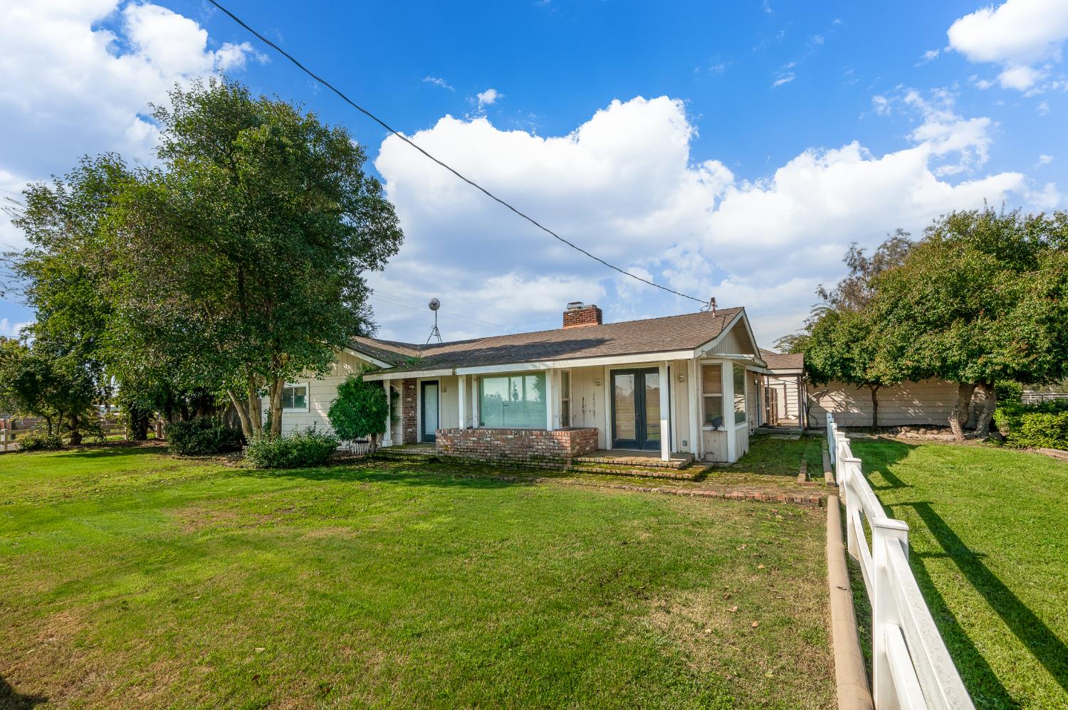 11501 Pioneer Ave, Oakdale, CA 95361