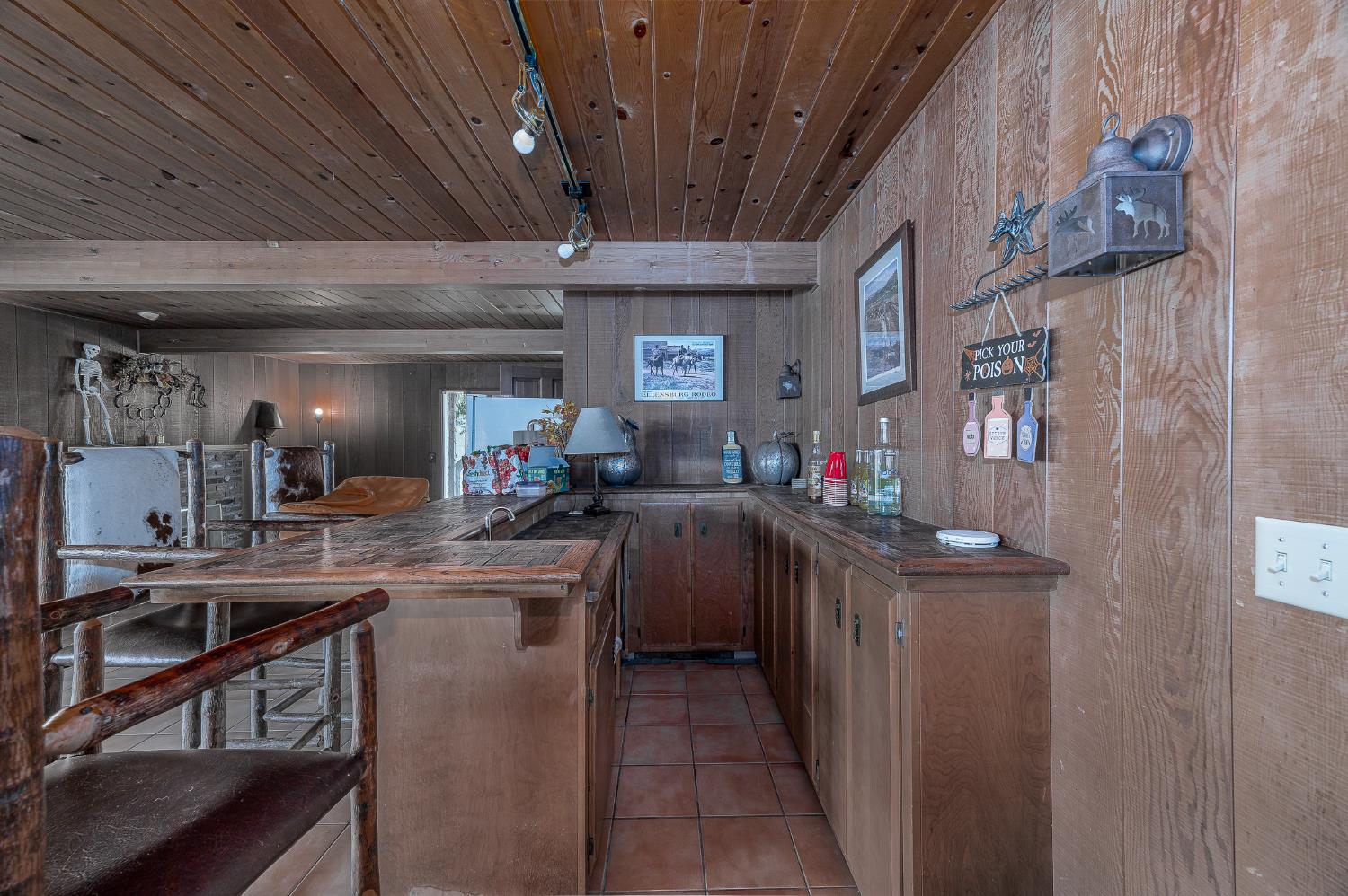 11501 Pioneer Ave, Oakdale, CA 95361