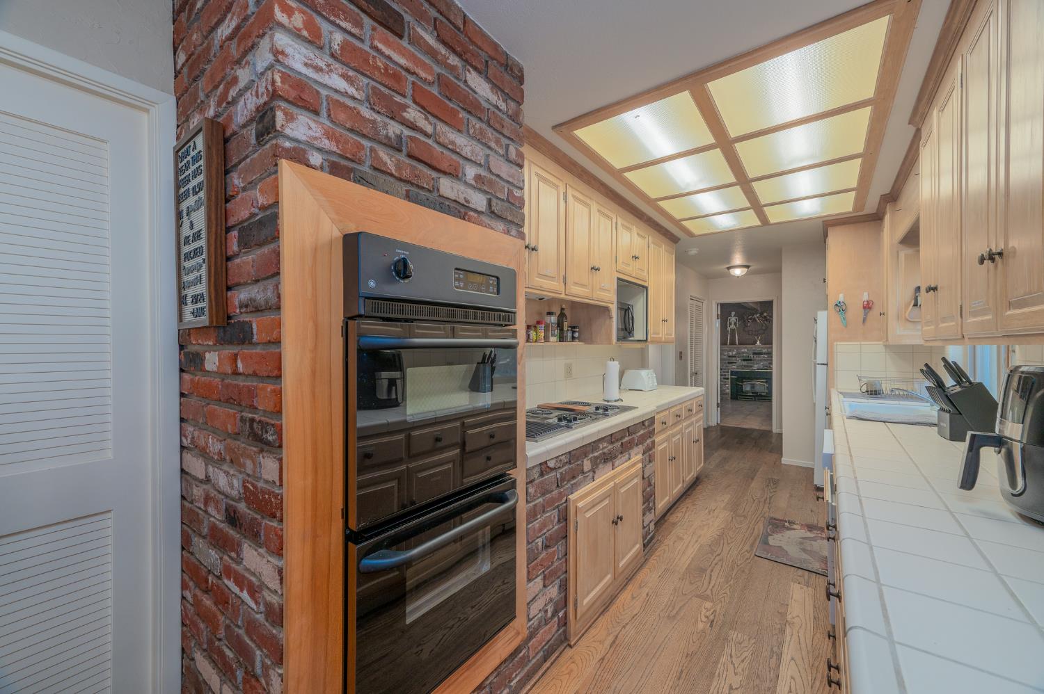 11501 Pioneer Ave, Oakdale, CA 95361