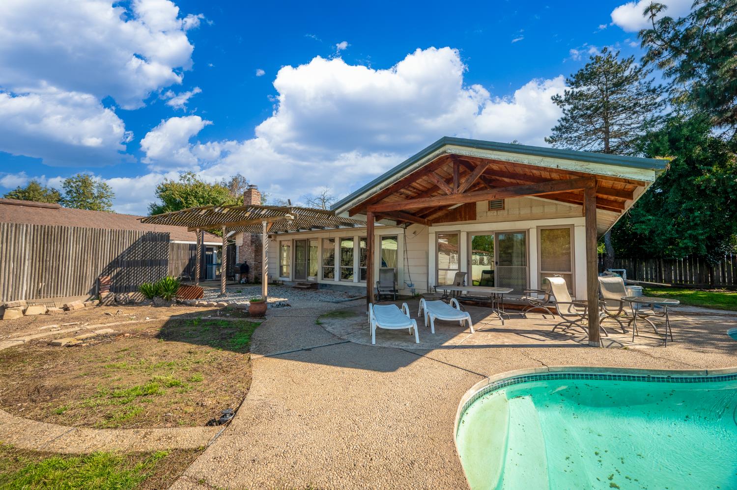 11501 Pioneer Ave, Oakdale, CA 95361