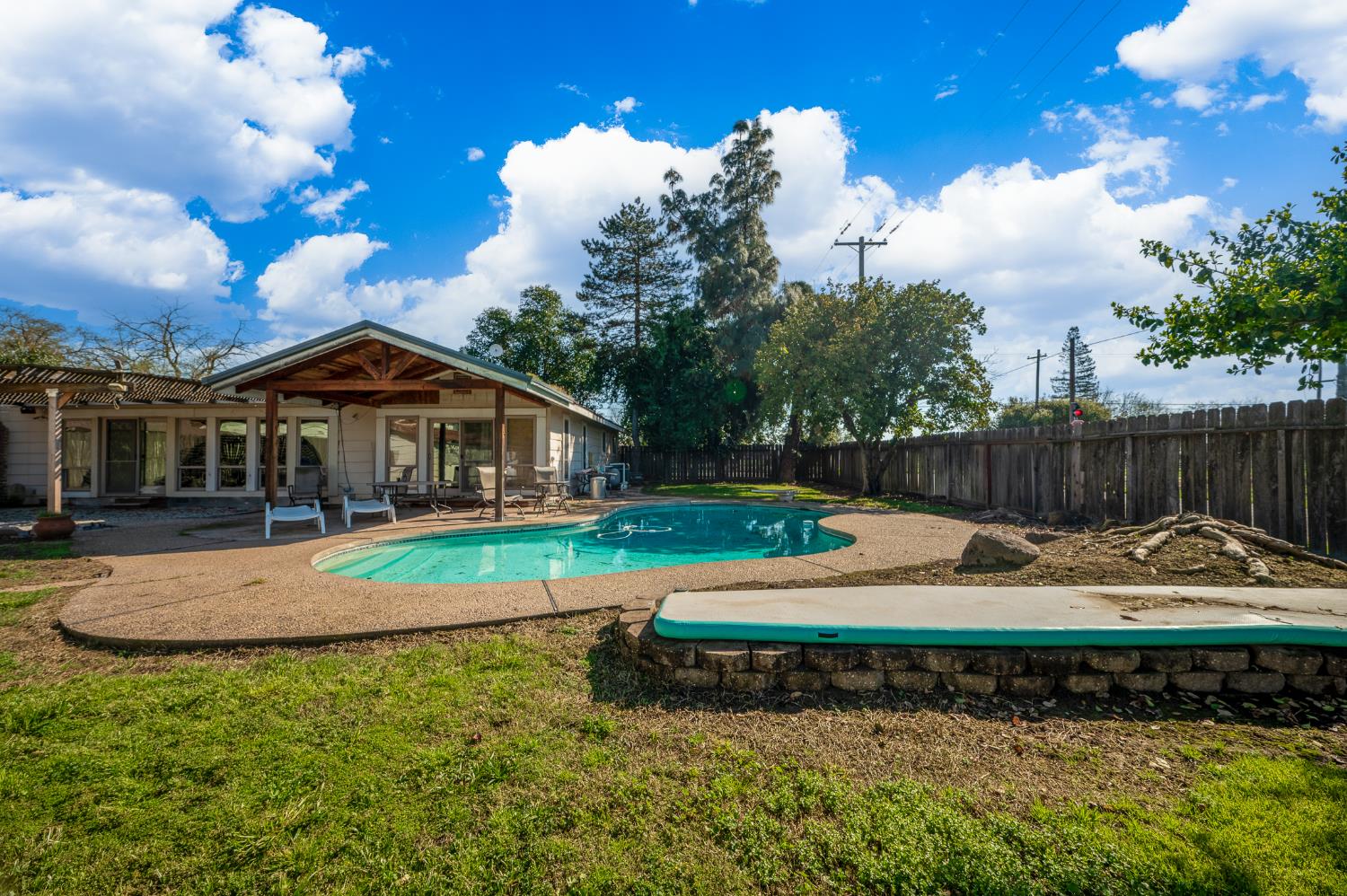 11501 Pioneer Ave, Oakdale, CA 95361