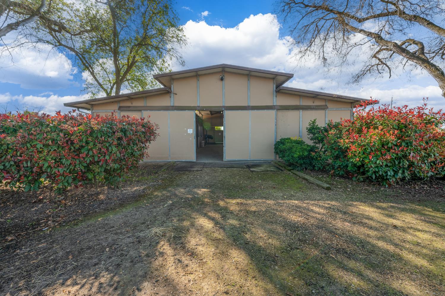 11501 Pioneer Ave, Oakdale, CA 95361
