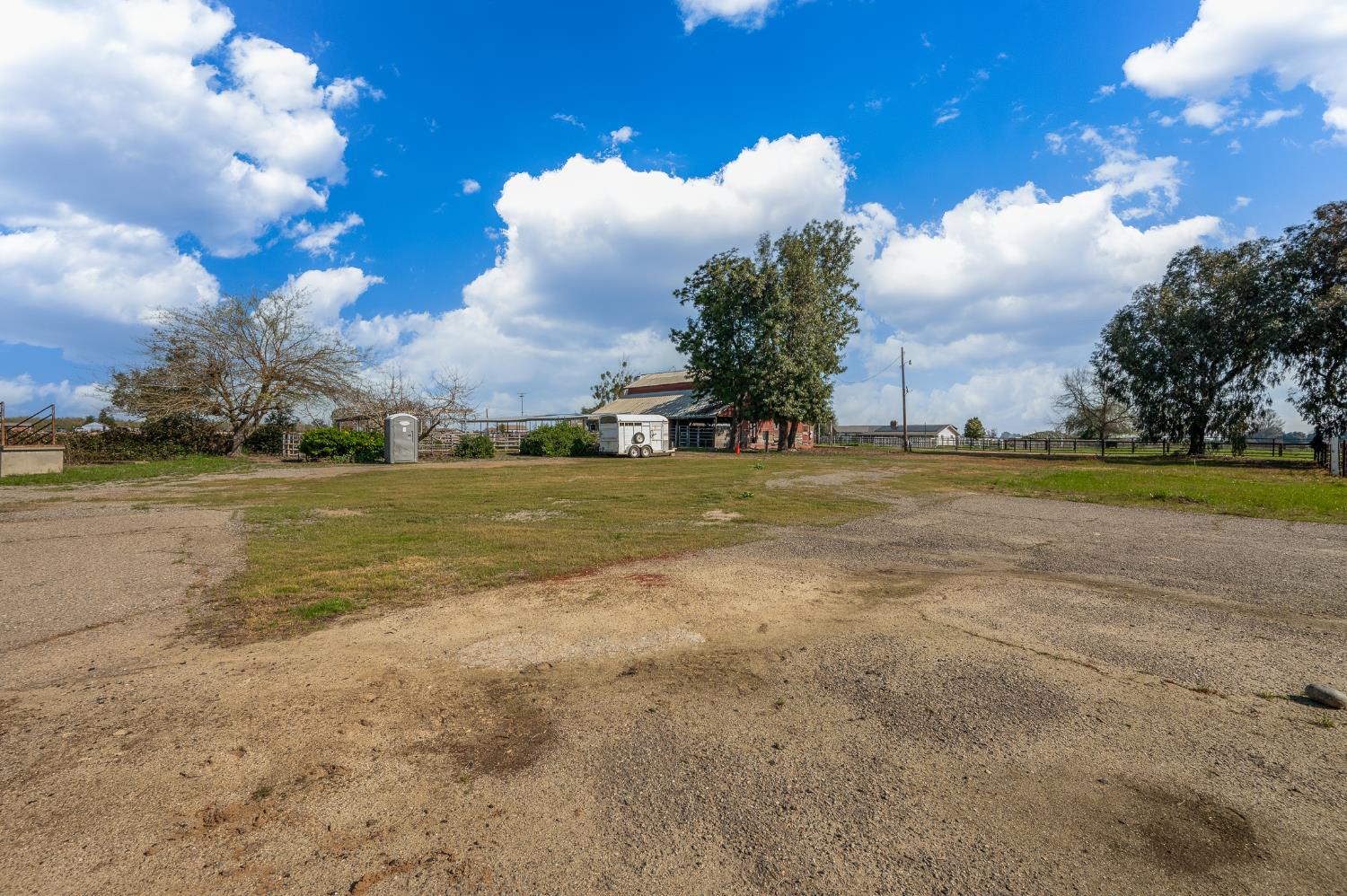 11501 Pioneer Ave, Oakdale, CA 95361