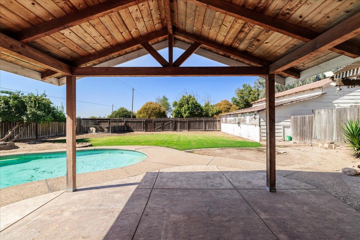 11501 Pioneer Ave, Oakdale, CA 95361