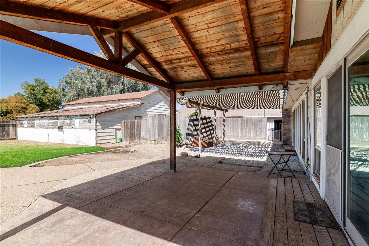 11501 Pioneer Ave, Oakdale, CA 95361