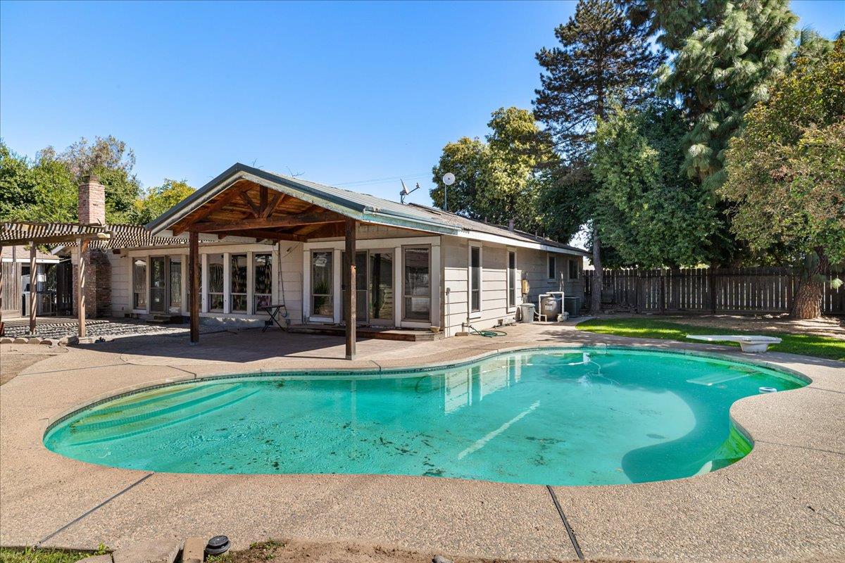 11501 Pioneer Ave, Oakdale, CA 95361