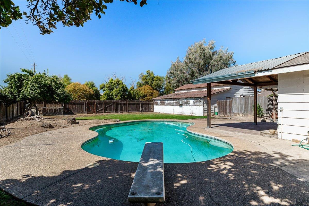 11501 Pioneer Ave, Oakdale, CA 95361