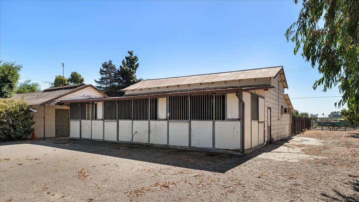 11501 Pioneer Ave, Oakdale, CA 95361