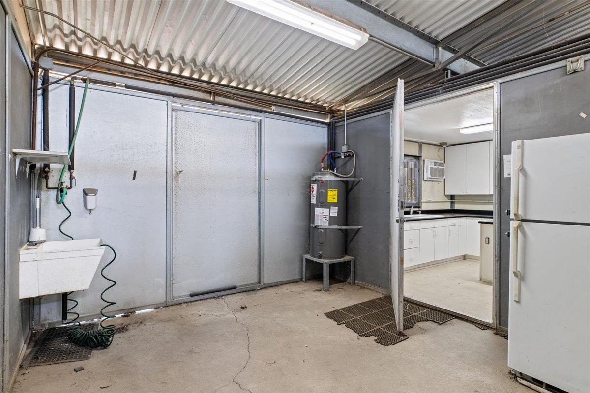 11501 Pioneer Ave, Oakdale, CA 95361