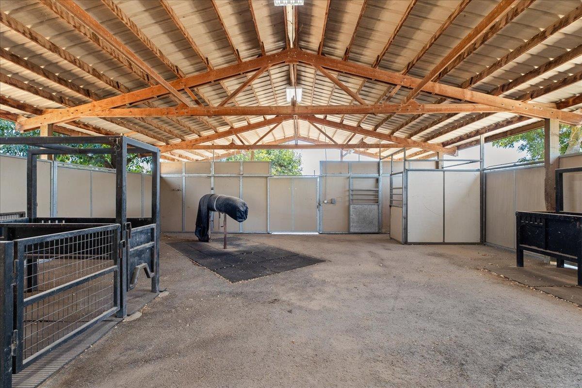 11501 Pioneer Ave, Oakdale, CA 95361
