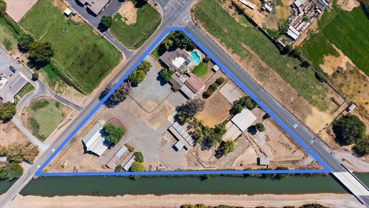 11501 Pioneer Ave, Oakdale, CA 95361