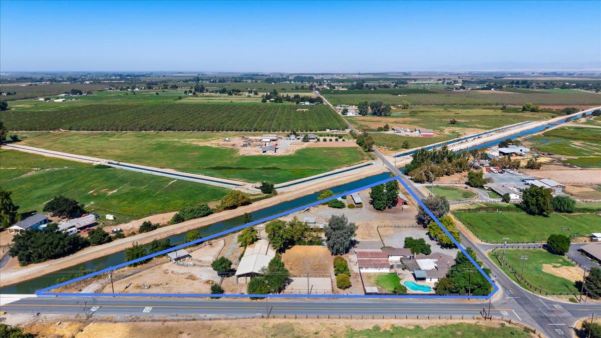 11501 Pioneer Ave, Oakdale, CA 95361