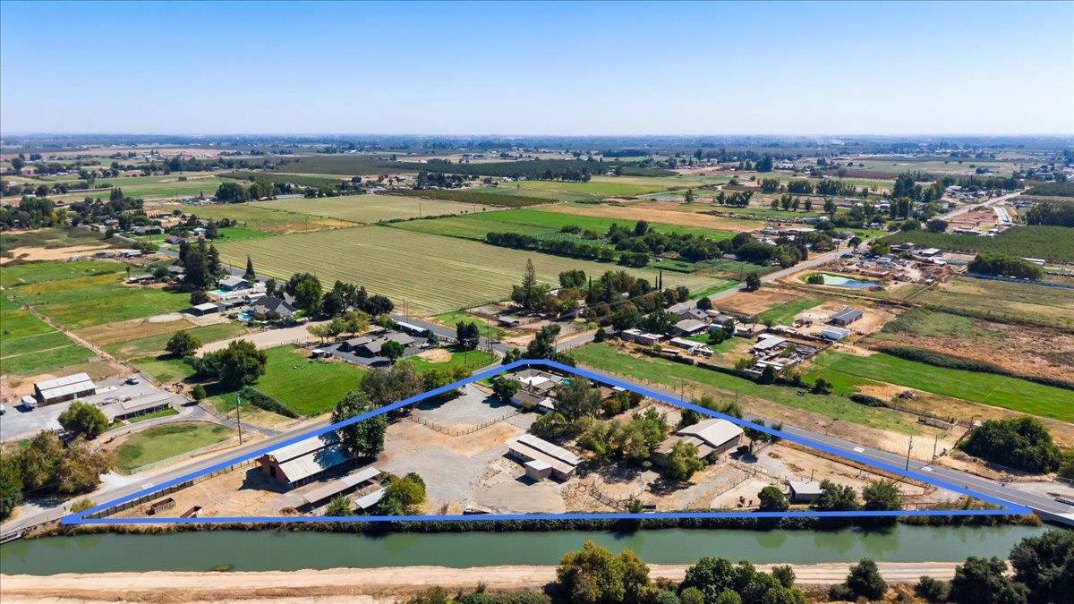 11501 Pioneer Ave, Oakdale, CA 95361