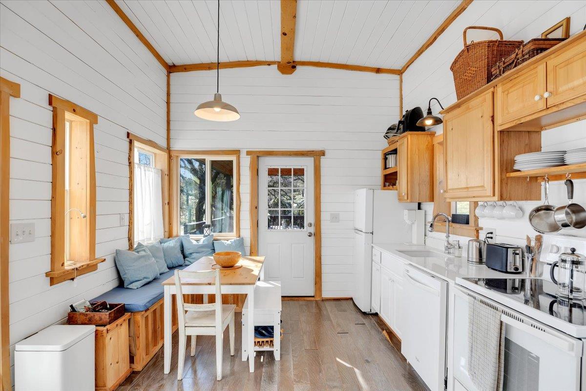 2460 Sulkey Ct, Copperopolis, CA 95228