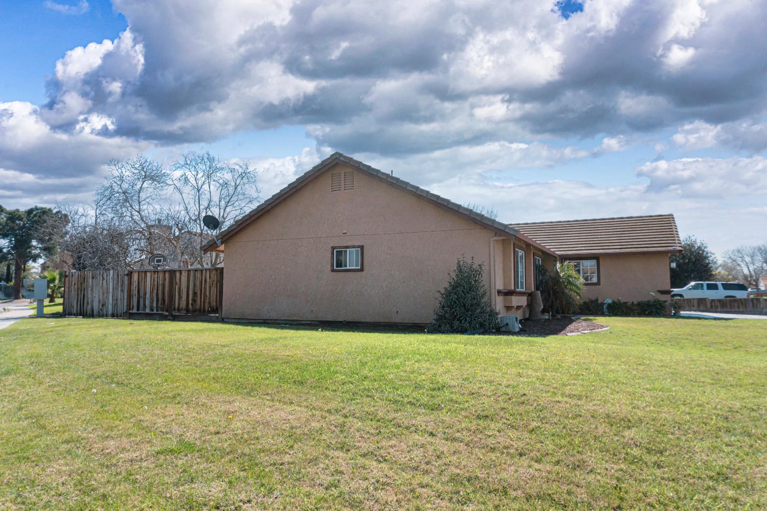 2030 Hastings Ave, Los Banos, CA 93635