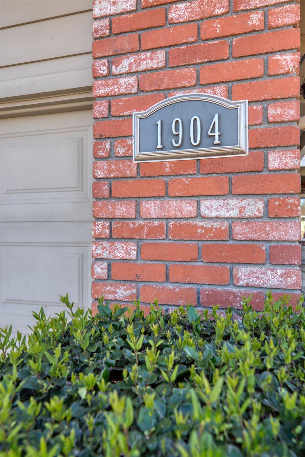 1904 Kendall Ave, Modesto, CA 95355